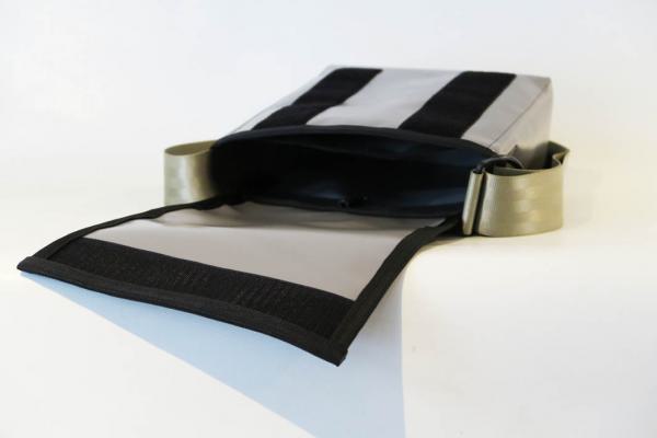 Upcycling Taschen aus LKW-Plane mit Druck