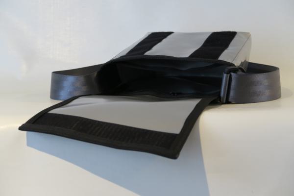 Upcycling Taschen aus LKW-Plane mit Druck